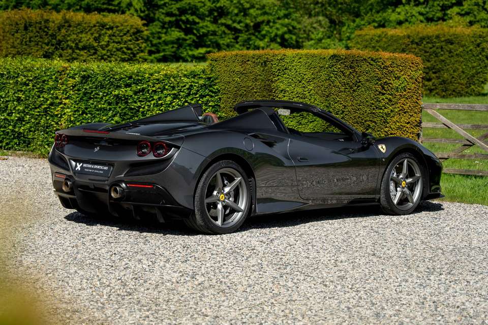 Ferrari F8 Spider - Imagem 6