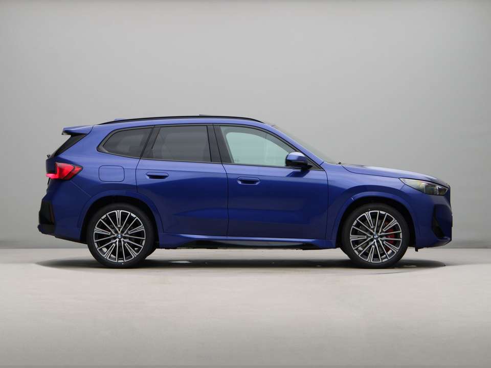 BMW iX1 - Imagem 8