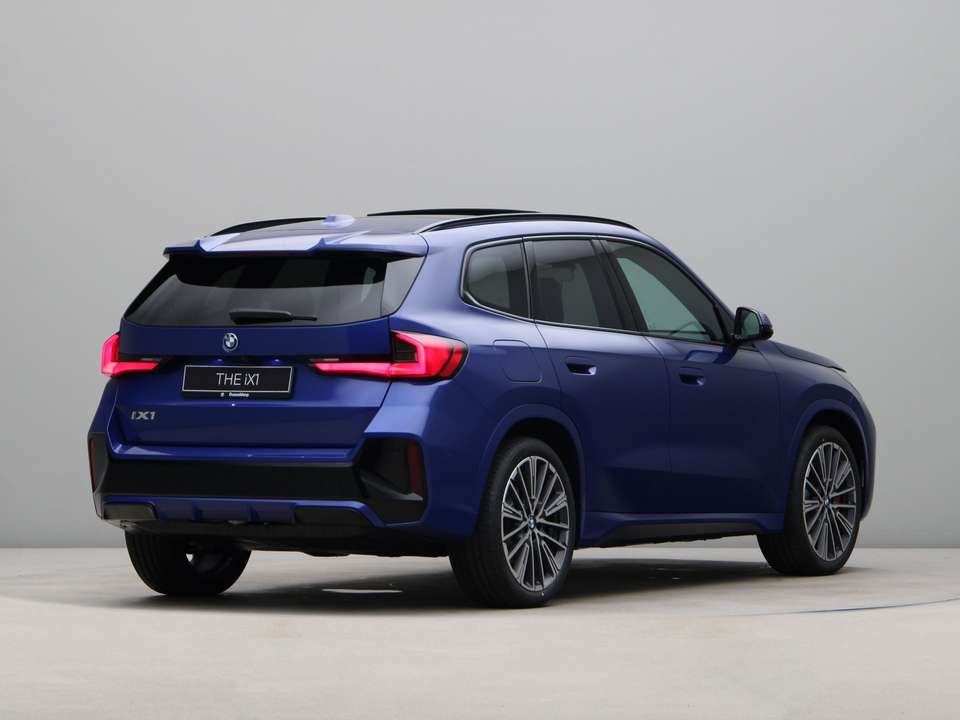 BMW iX1 - Imagem 9
