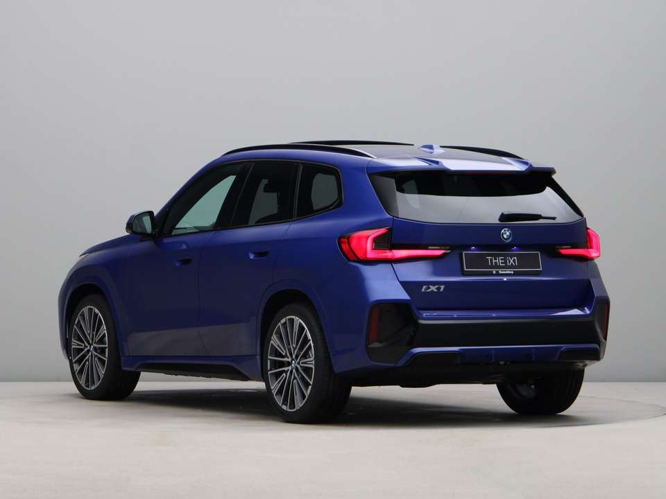 BMW iX1 - Imagem 11