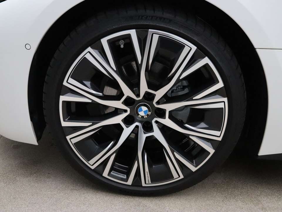 Car picture 9