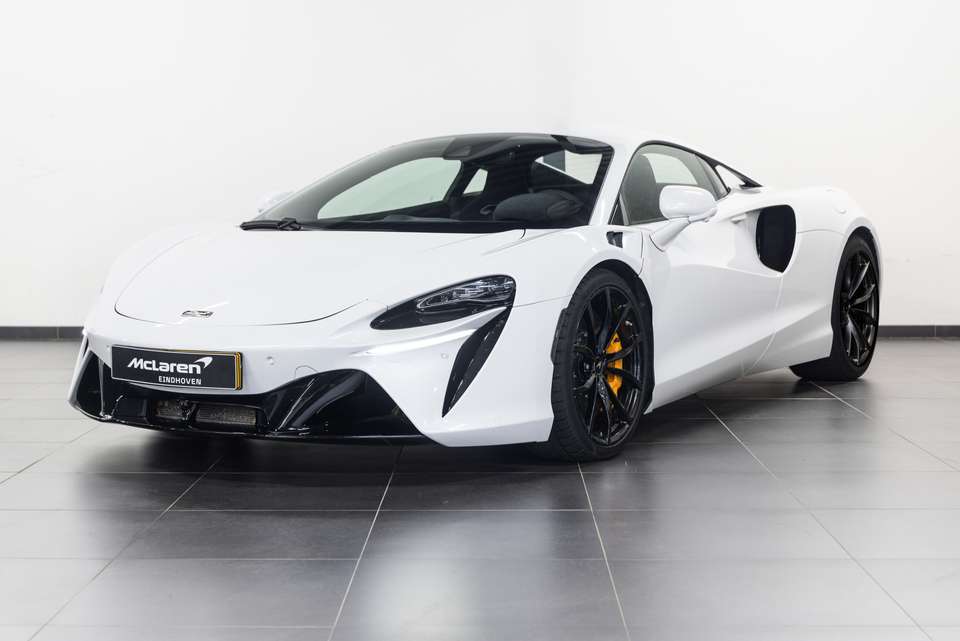 McLaren Artura 2025