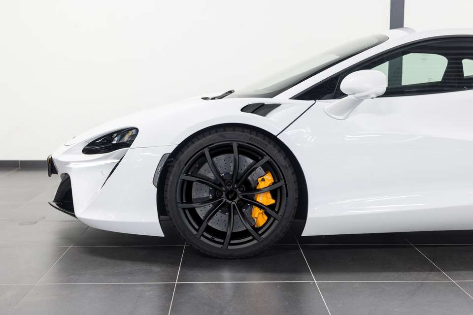 McLaren Artura - Imagem 7