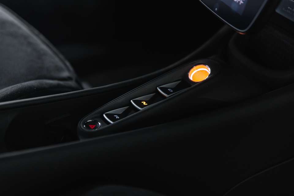 McLaren Artura - Imagem 10