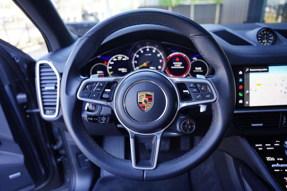 Porsche Cayenne - Imagem 8