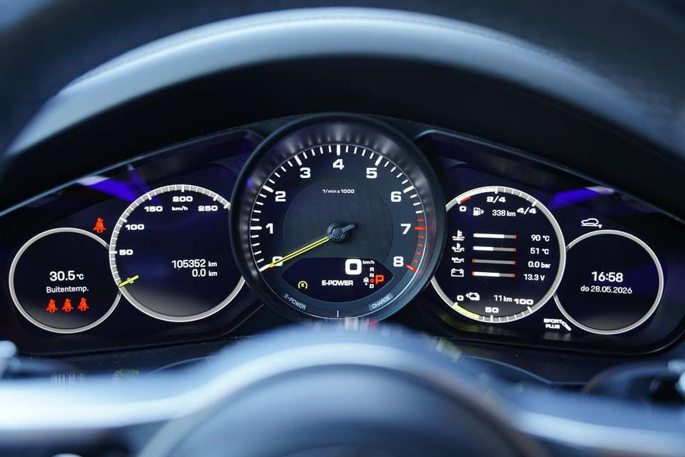 Porsche Cayenne - Imagem 9