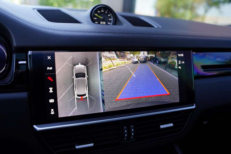 Porsche Cayenne - Imagem 12