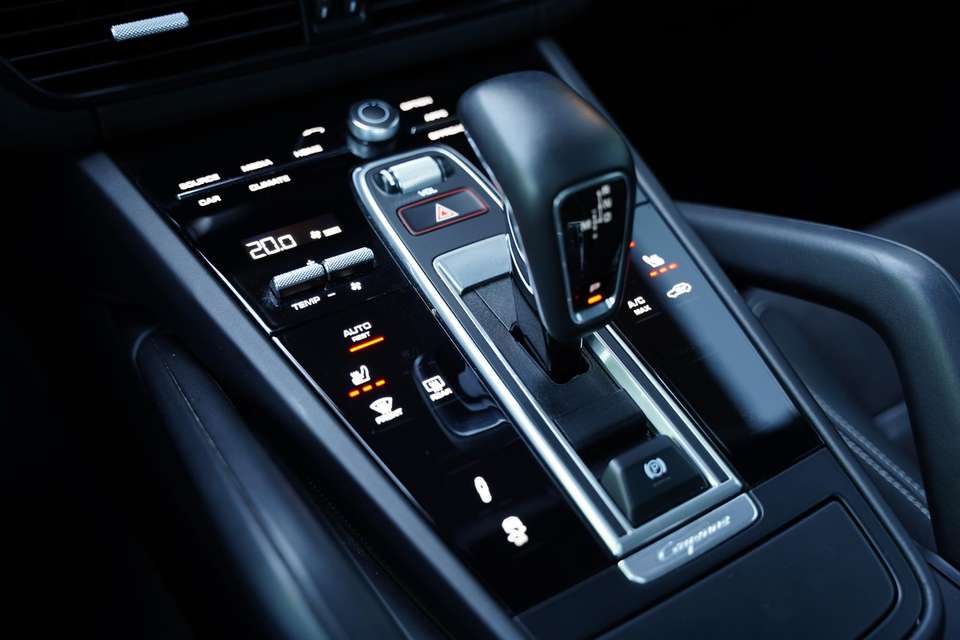 Porsche Cayenne - Imagem 17