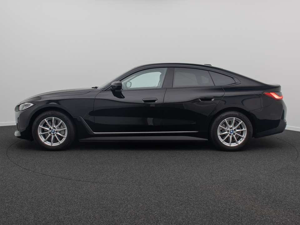 BMW i4 - Imagem 11