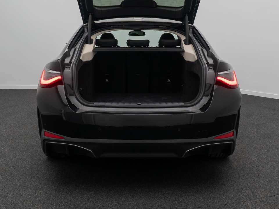 BMW i4 - Imagem 13