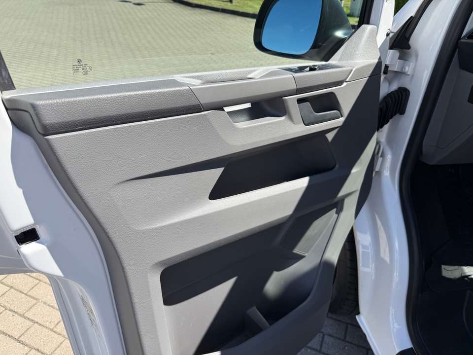Volkswagen T6.1 Transporter - Imagem 9
