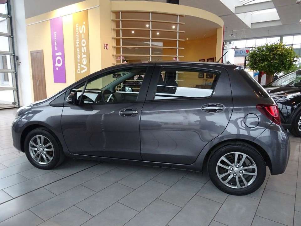 Toyota Yaris - Imagem 2