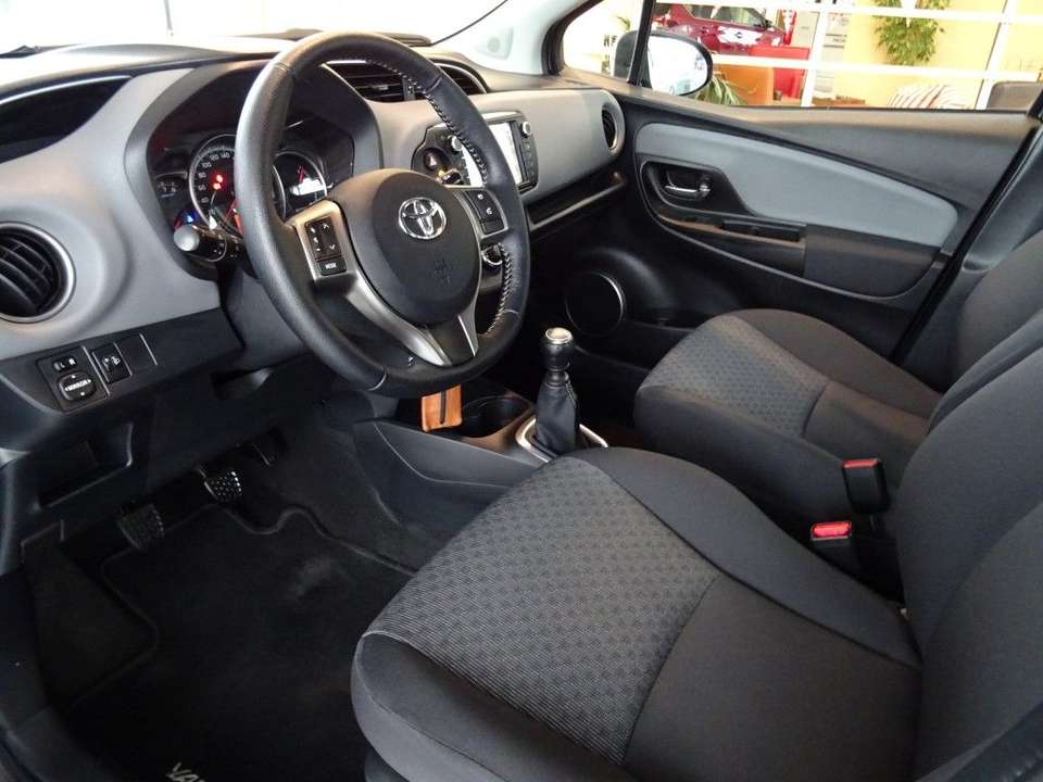 Toyota Yaris - Imagem 9