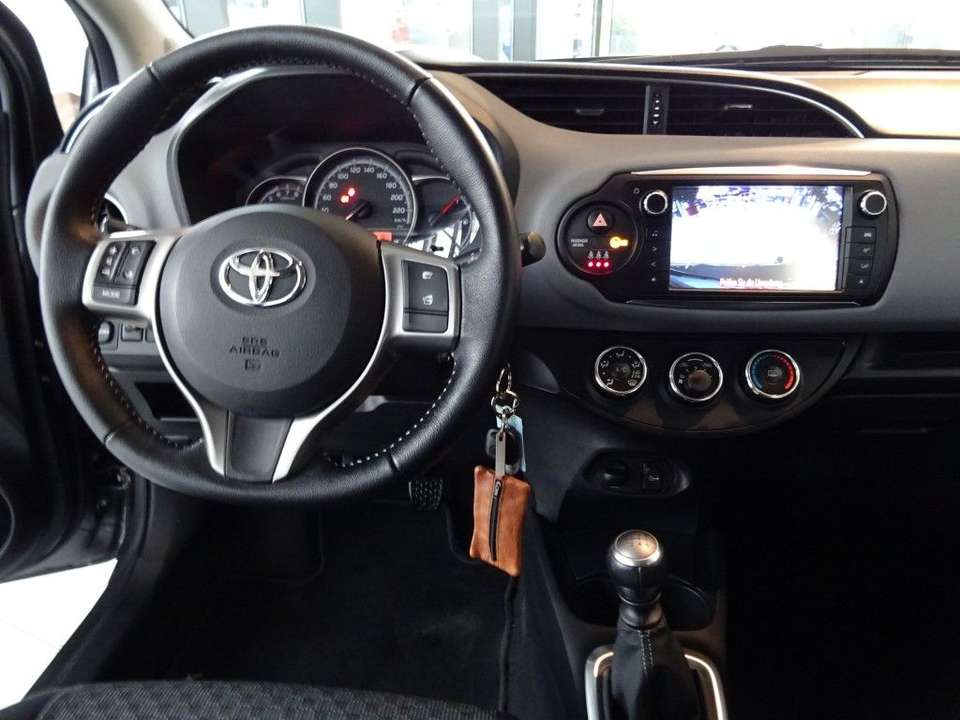 Toyota Yaris - Imagem 12