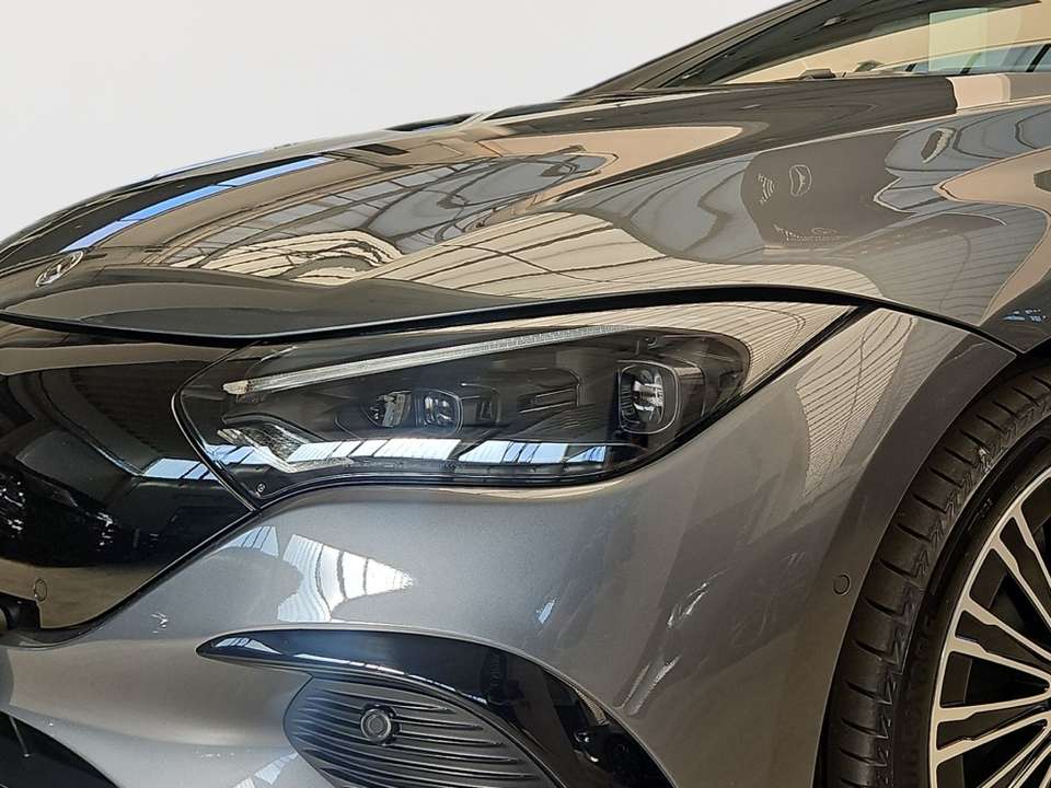 Mercedes-Benz EQE 300 - Imagem 5