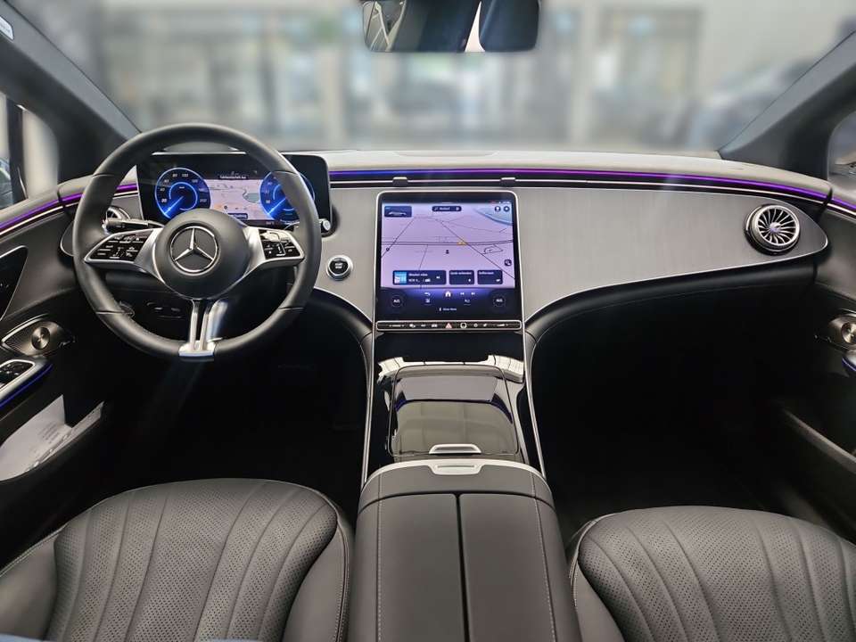 Mercedes-Benz EQE 300 - Imagem 10
