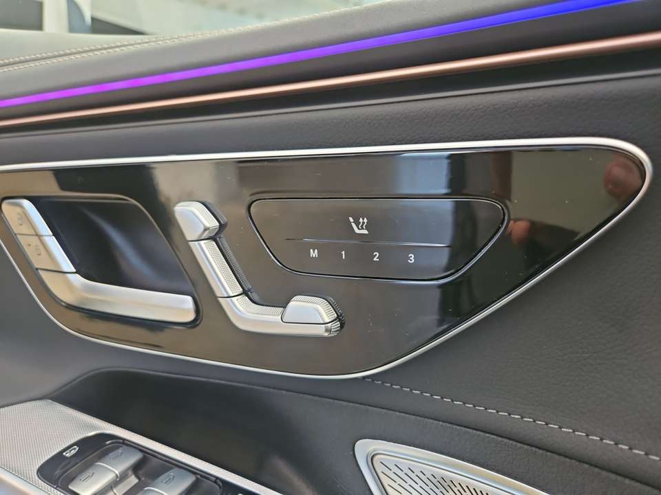Mercedes-Benz EQE 300 - Imagem 13