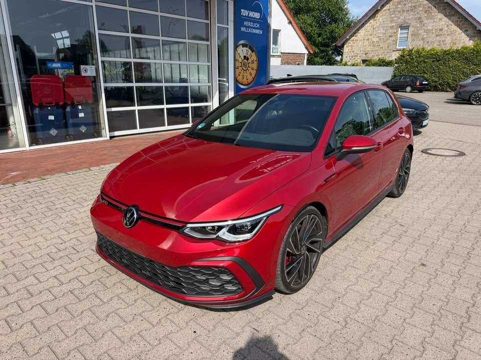 Volkswagen Golf GTI - Imagem 1