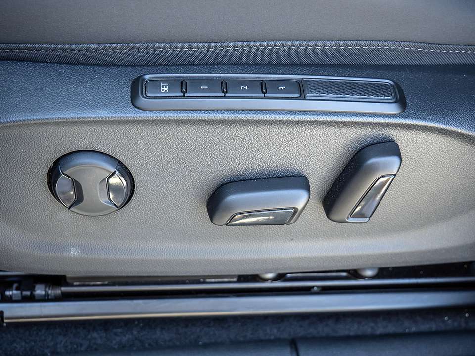 Car picture 18