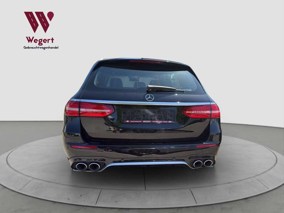 Mercedes-Benz E 53 AMG - Imagem 12