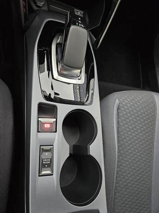 Peugeot e-2008 - Imagem 15