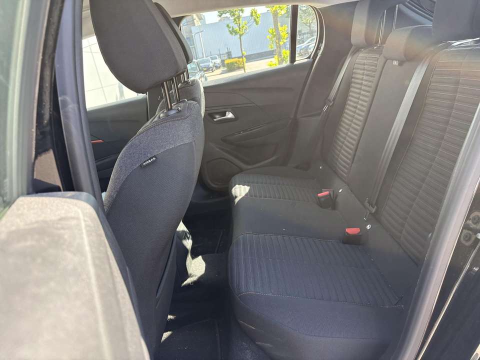 Peugeot e-208 - Imagem 11