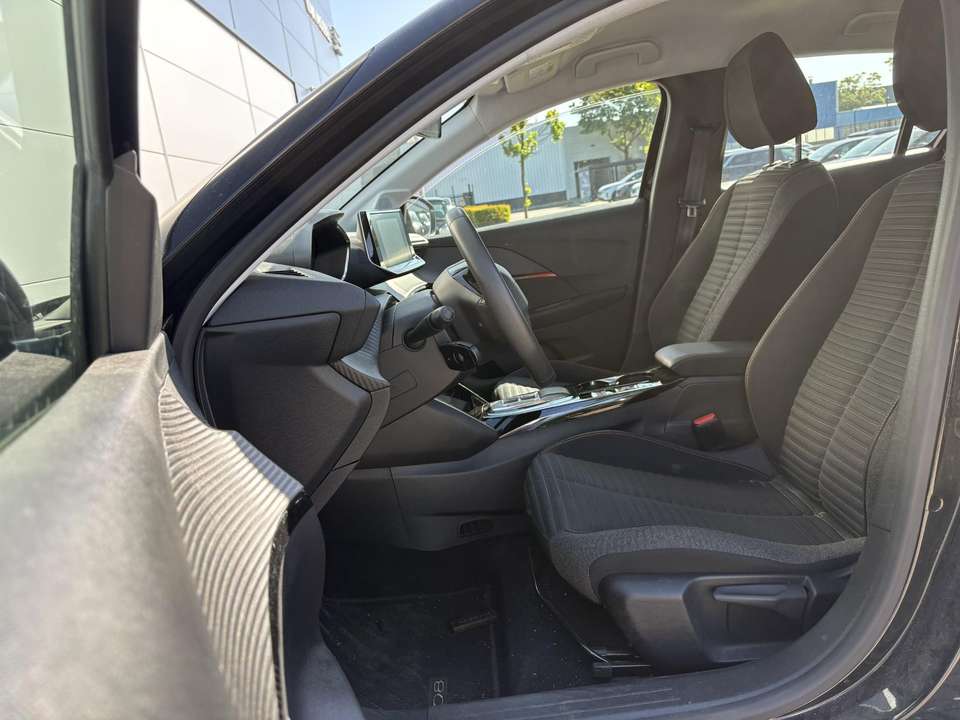 Peugeot e-208 - Imagem 12