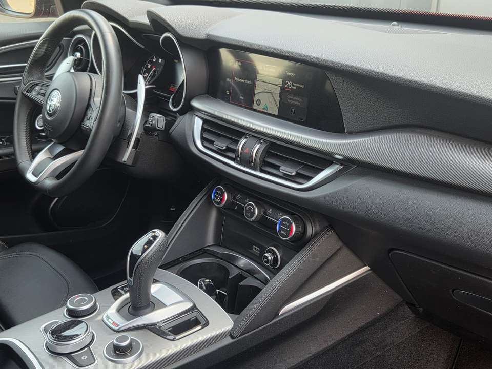 Alfa Romeo Stelvio - Imagem 4