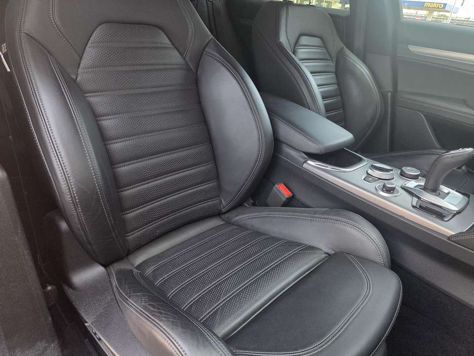 Alfa Romeo Stelvio - Imagem 6