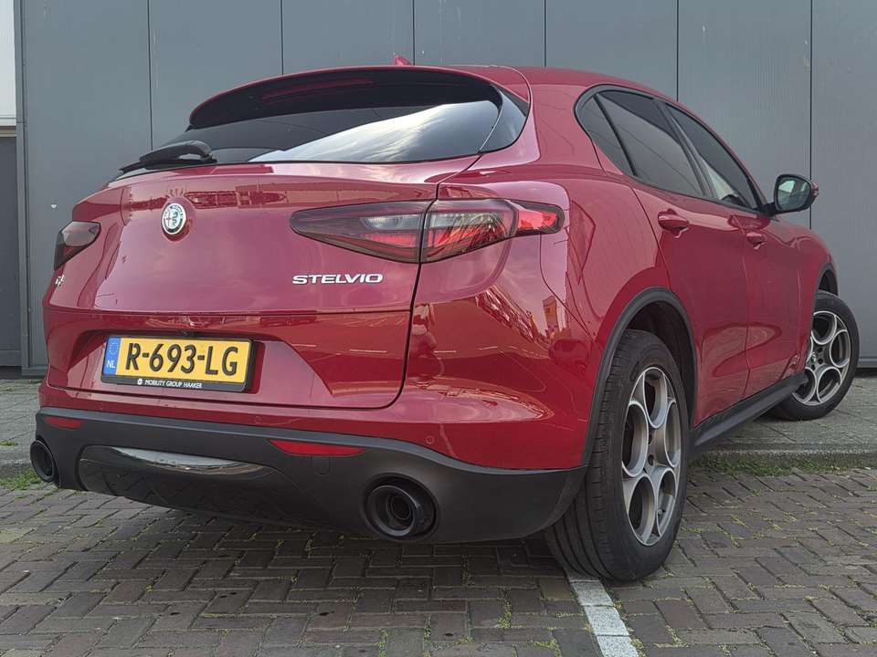 Alfa Romeo Stelvio - Imagem 10