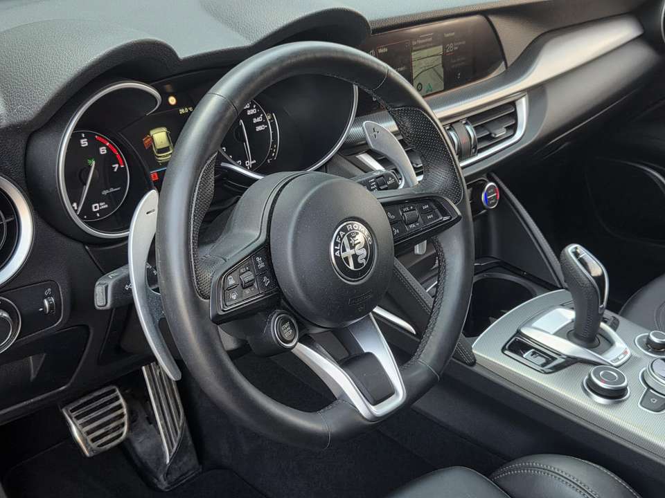 Alfa Romeo Stelvio - Imagem 11