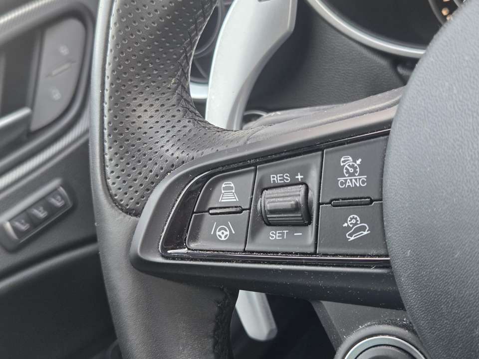 Alfa Romeo Stelvio - Imagem 15
