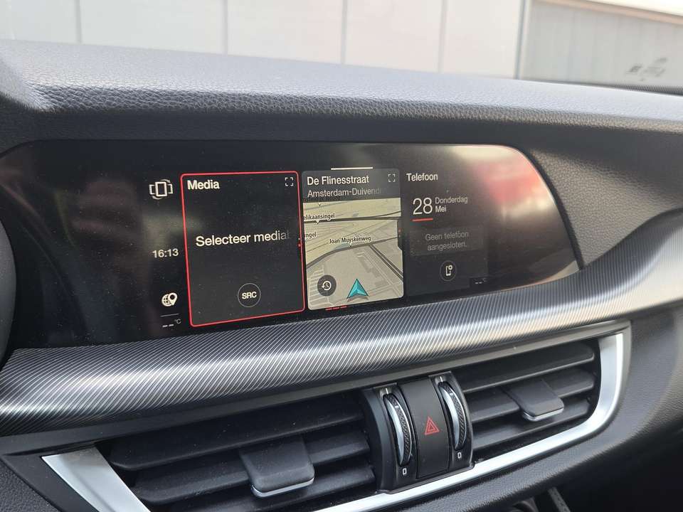 Alfa Romeo Stelvio - Imagem 16