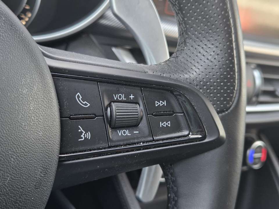 Alfa Romeo Stelvio - Imagem 17