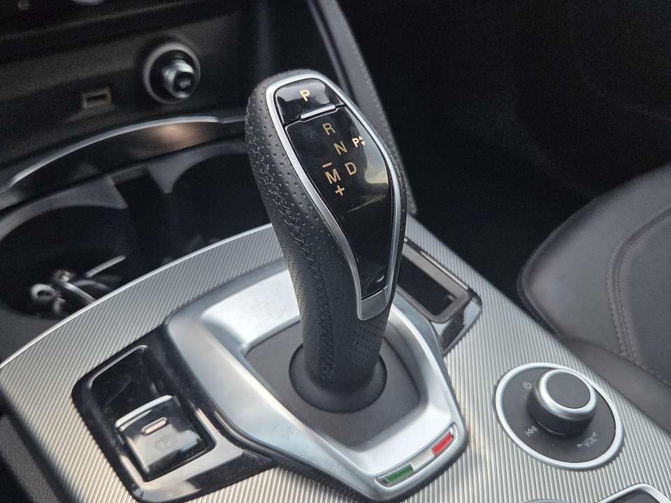 Alfa Romeo Stelvio - Imagem 19