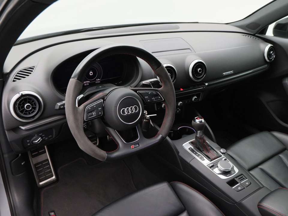 Audi RS3 - Imagem 3