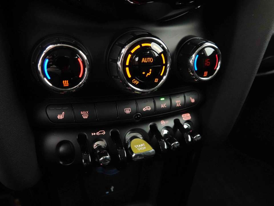MINI Cooper SE - Imagem 13