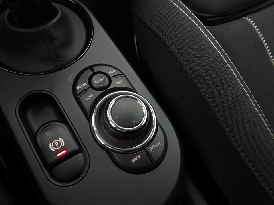 MINI Cooper SE - Imagem 14