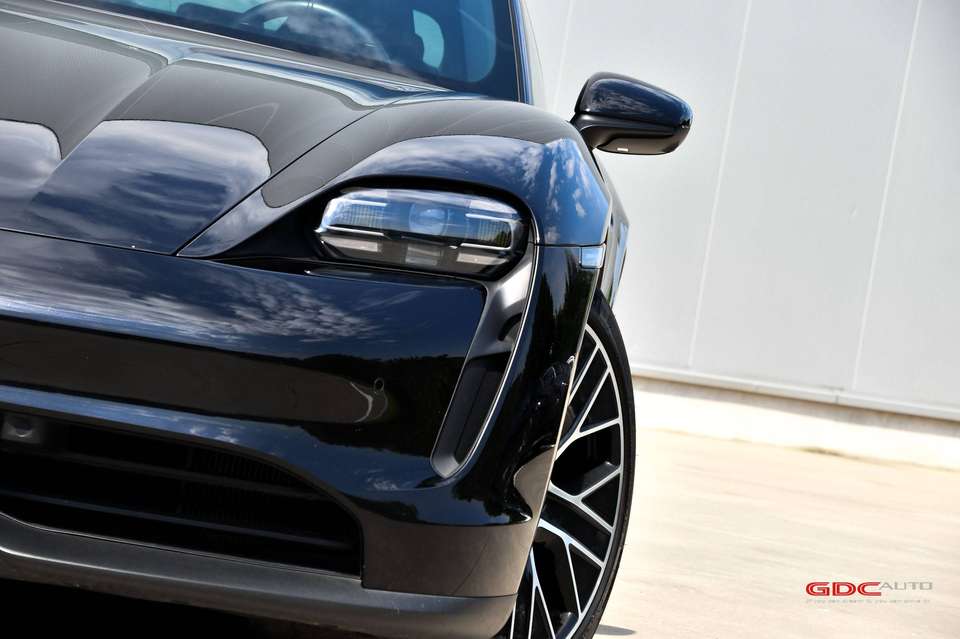 Porsche Taycan - Imagem 11