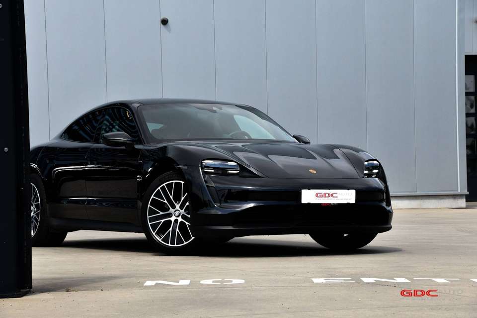 Porsche Taycan - Imagem 12