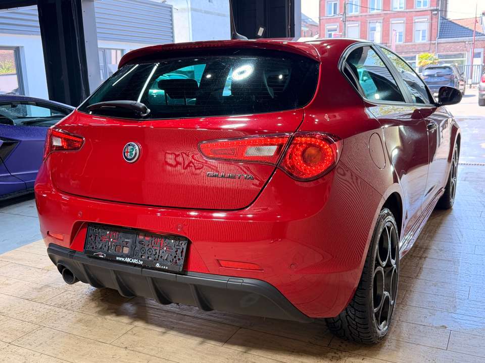 Alfa Romeo Giulietta - Imagem 8