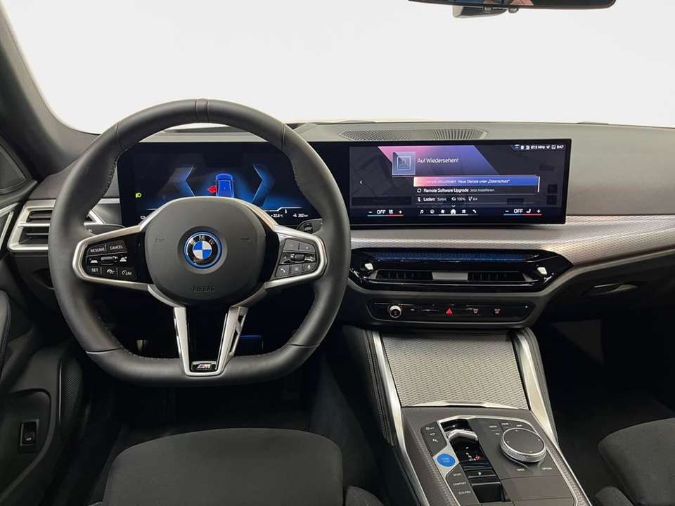 BMW i4 - Imagem 12