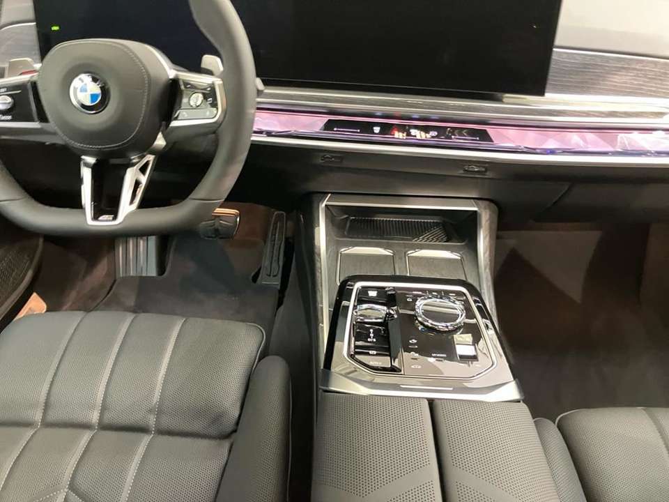 Car picture 11