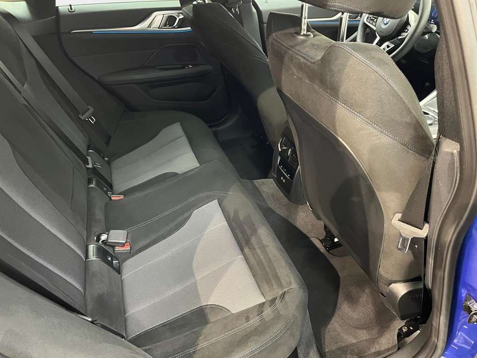 BMW i4 - Imagem 15