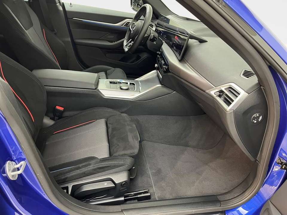 BMW i4 - Imagem 14