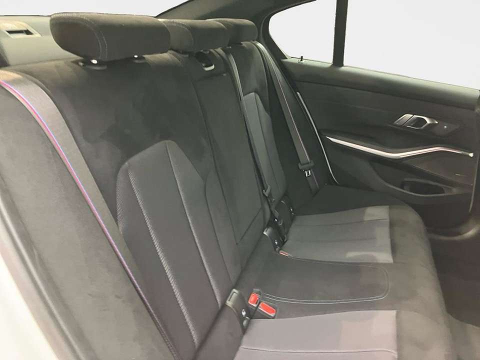 BMW 330 - Imagem 15