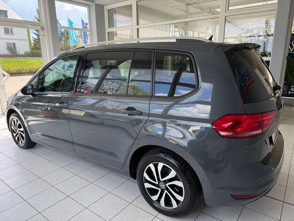 Volkswagen Touran - Imagem 8