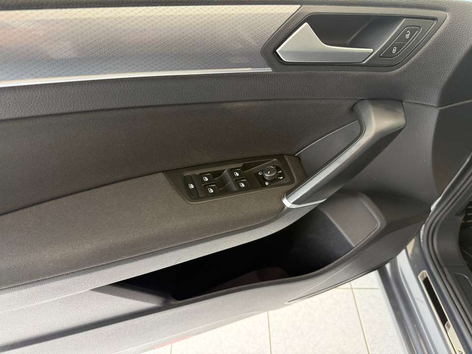 Volkswagen Touran - Imagem 9