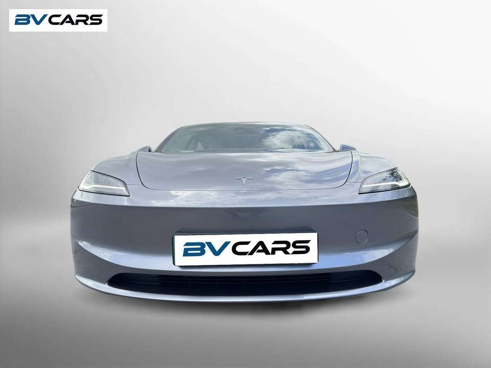 Tesla Model 3 - Imagem 2