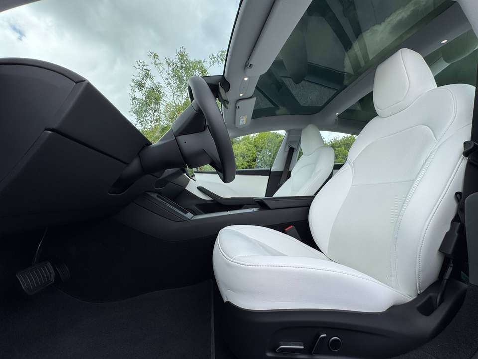 Tesla Model 3 - Imagem 9